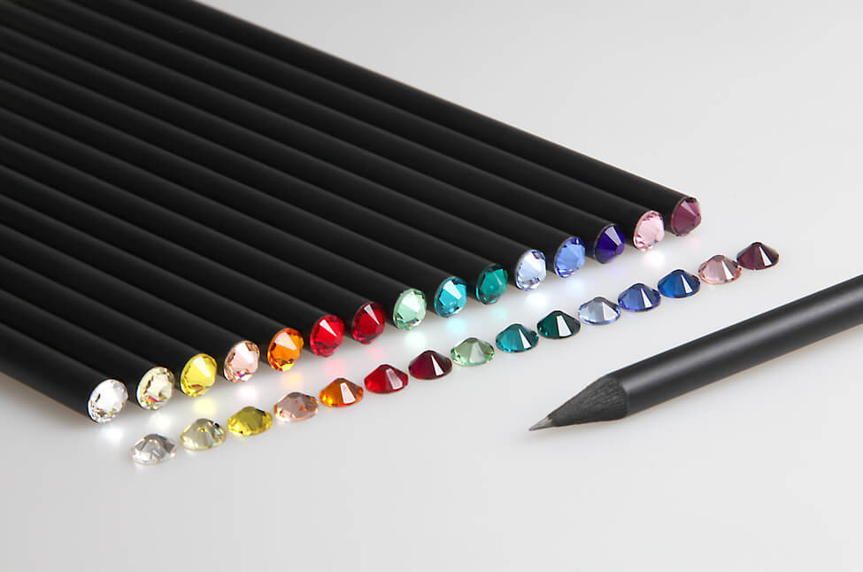Kristall Bleistifte mit verschieden farbigen Kristallen