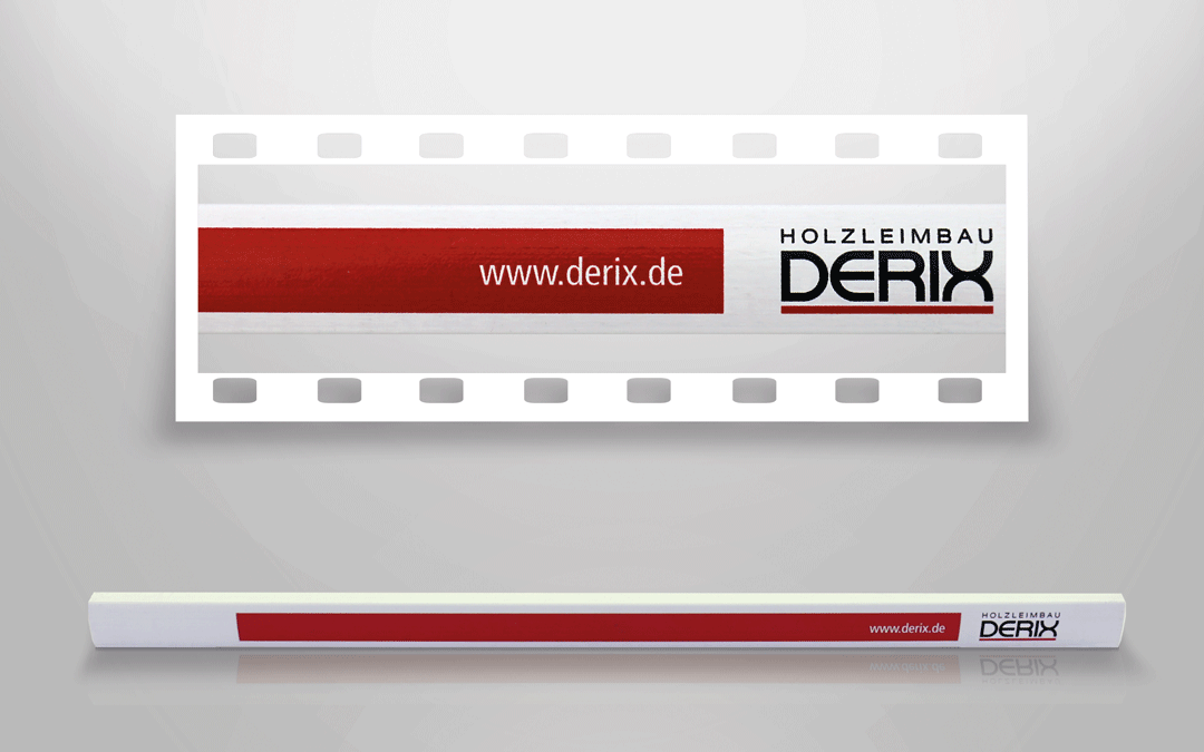weißer Zimmermannsstift mit rotem und schwarzem Druck der Firma derix.de