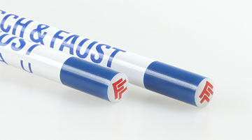 red imprint on white end cap with blue lacquered cap