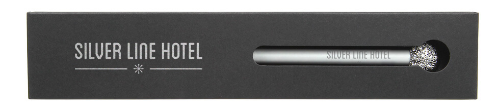 Einzelverpackung mit Beispielbedruckung und silber lackierten Glamourstift