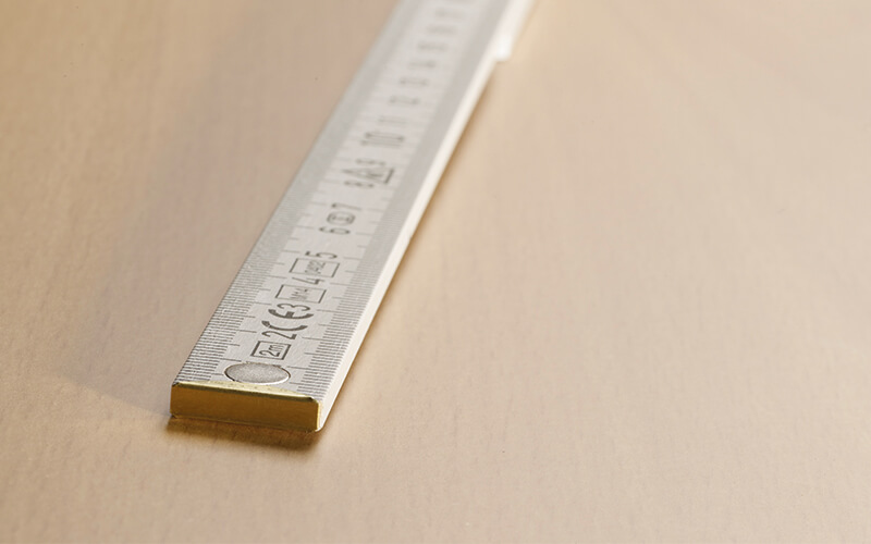 Magneter folding rules contain a strong magnet