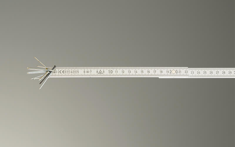 magnetic folding rule with small nails
