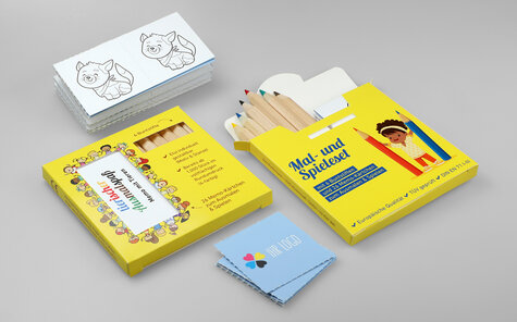 memo cards for coloring together with 6 colored pencils